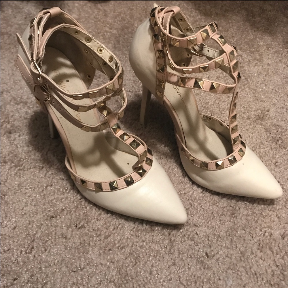 Women’s strappy heel
